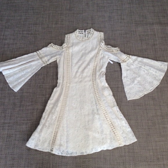 Alice + Olivia Enya Embroidered Dress size 8 - Picture 4 of 7